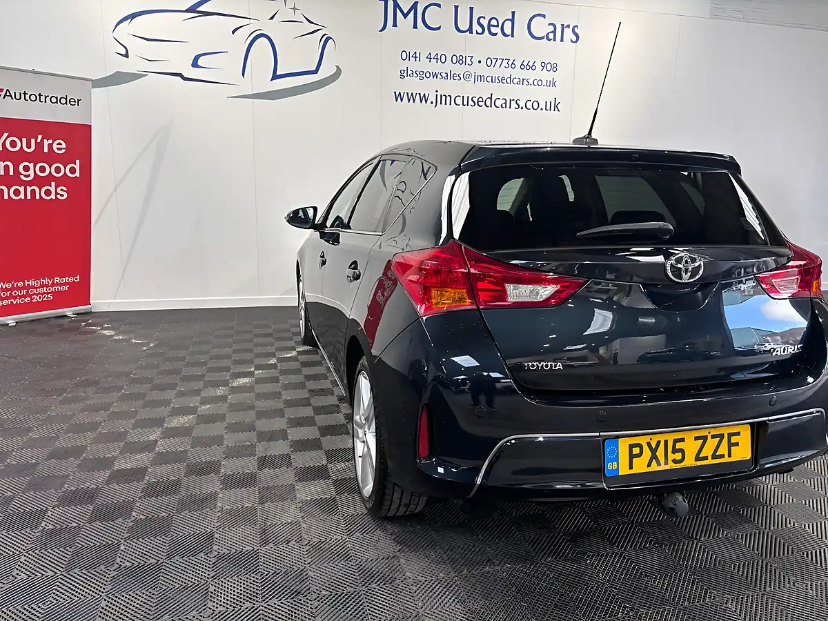 Used 2015 Toyota Auris Excel Grey - Interior and Exterior details 8