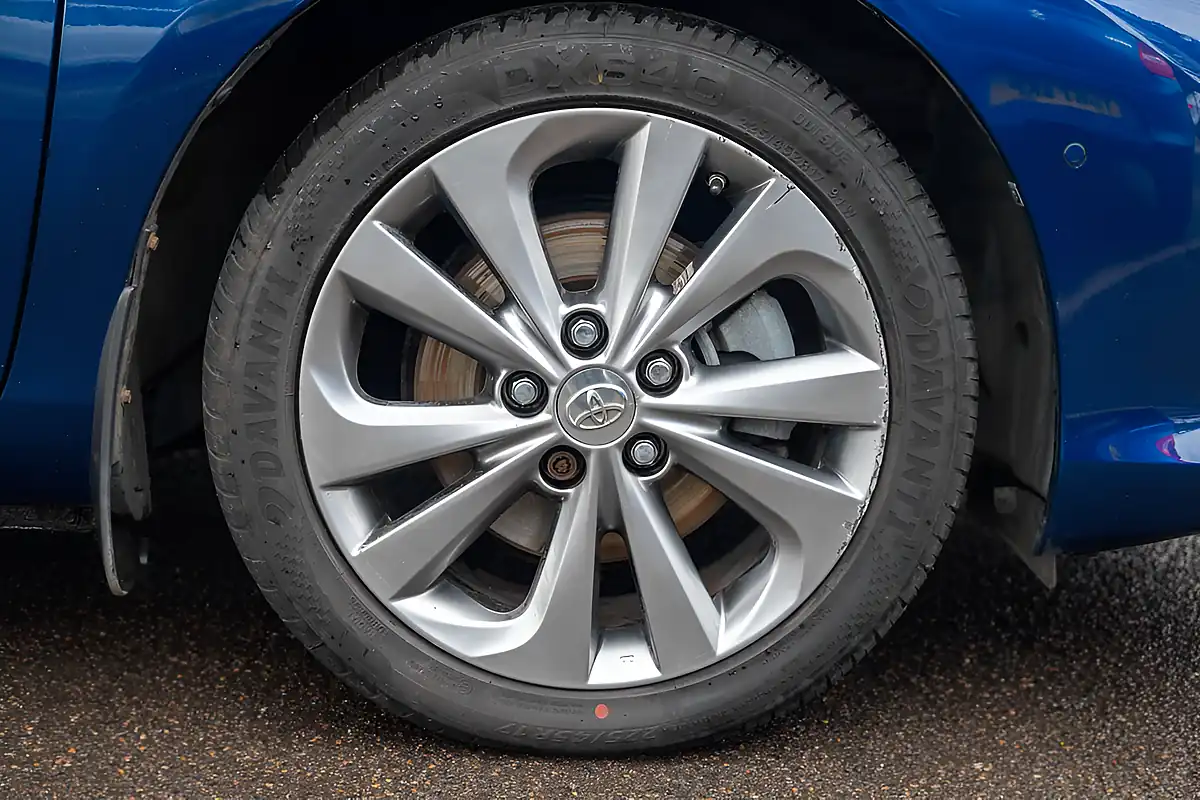 Used 2015 Toyota Auris Excel Nautical Blue - Interior and Exterior details 11