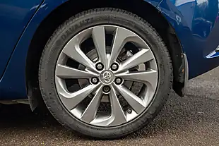 Used 2015 Toyota Auris Excel Nautical Blue - Interior and Exterior details 13