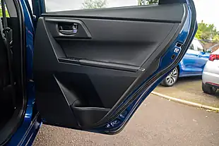 Used 2015 Toyota Auris Excel Nautical Blue - Interior and Exterior details 19