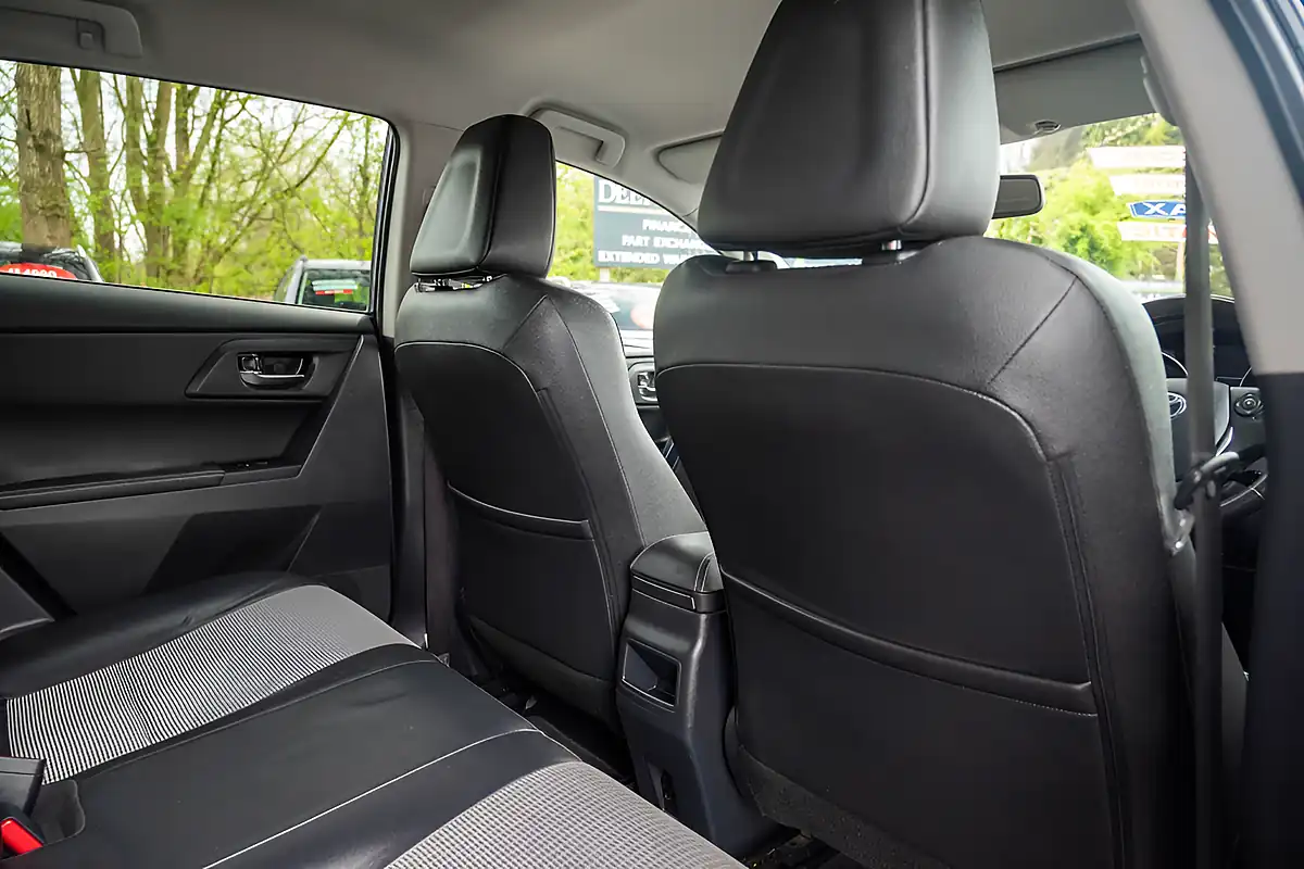 Used 2015 Toyota Auris Excel Nautical Blue - Interior and Exterior details 20