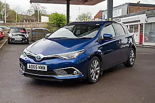 Used 2015 Toyota Auris Excel Nautical Blue - Interior and Exterior details 4