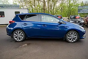 Used 2015 Toyota Auris Excel Nautical Blue - Interior and Exterior details 9