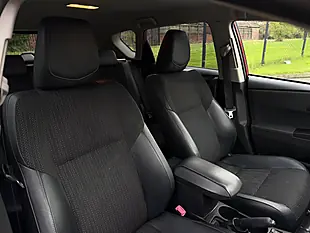Used 2015 Toyota Auris Excel Red - Interior and Exterior details 13