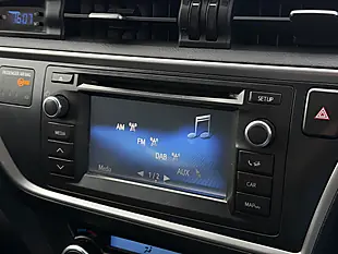 Used 2015 Toyota Auris Excel Red - Interior and Exterior details 18