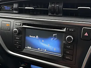 Used 2015 Toyota Auris Excel Red - Interior and Exterior details 19
