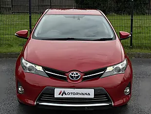 Used 2015 Toyota Auris Excel Red - Interior and Exterior details 2