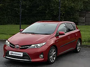 Used 2015 Toyota Auris Excel Red - Interior and Exterior details 3