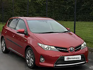 Used 2015 Toyota Auris Excel Red - Interior and Exterior details 7