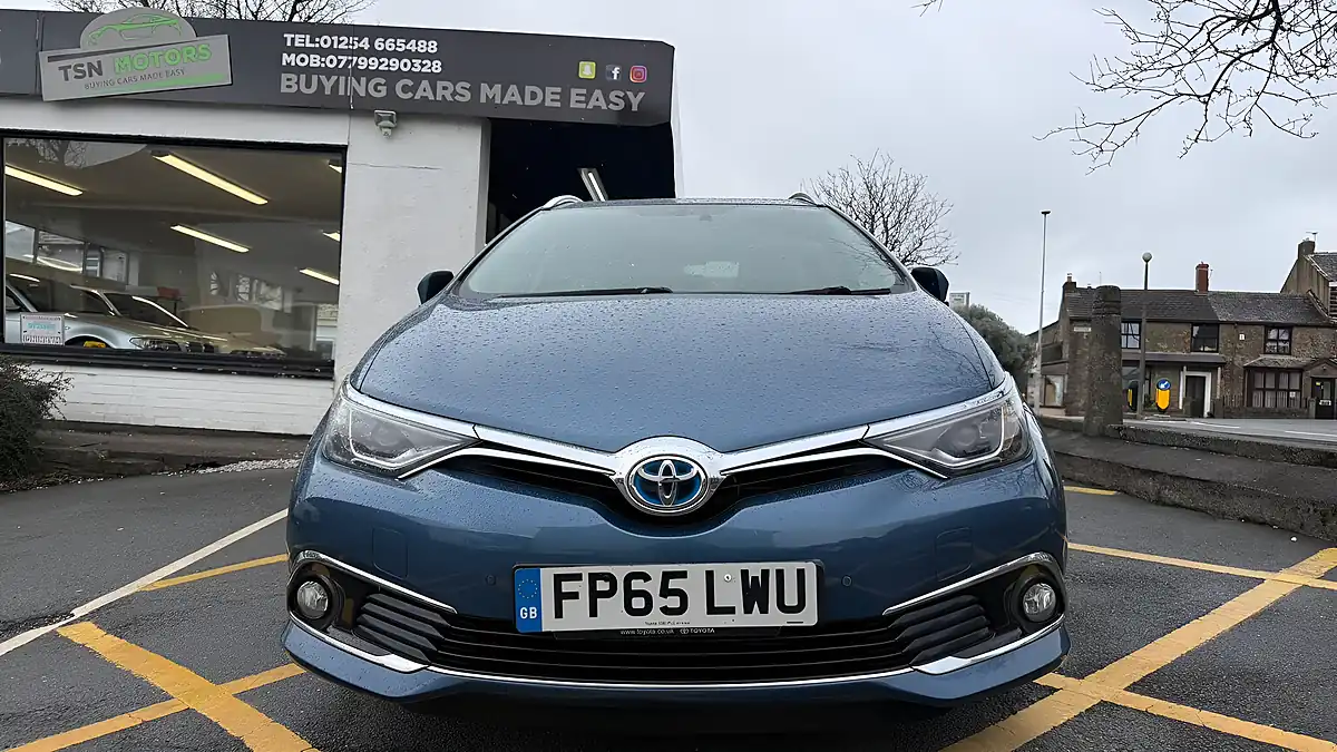 Used 2015 Toyota Auris Excel Touring Sports Blue - Interior and Exterior details 12