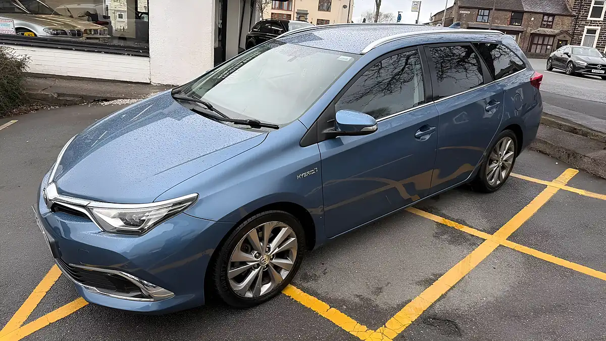 Used 2015 Toyota Auris Excel Touring Sports Blue - Interior and Exterior details 13