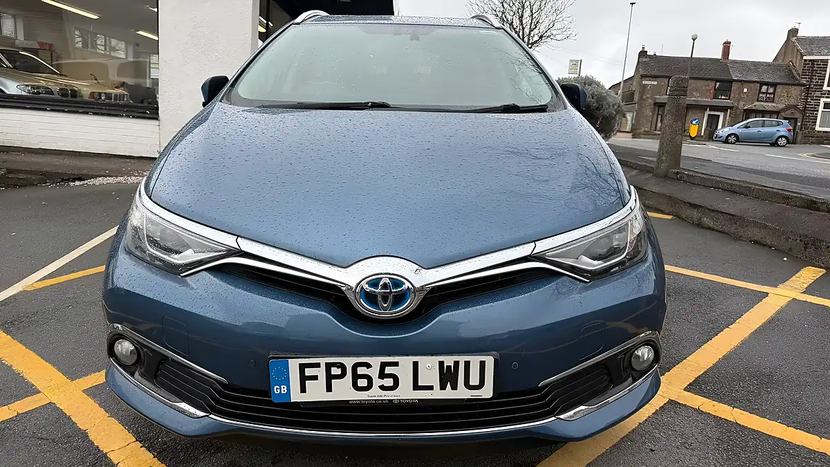 Used 2015 Toyota Auris Excel Touring Sports Blue - Interior and Exterior details 2