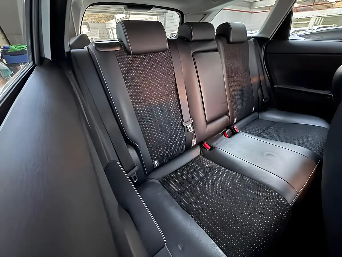 Used 2015 Toyota Auris Excel Touring Sports White - Interior and Exterior details 11