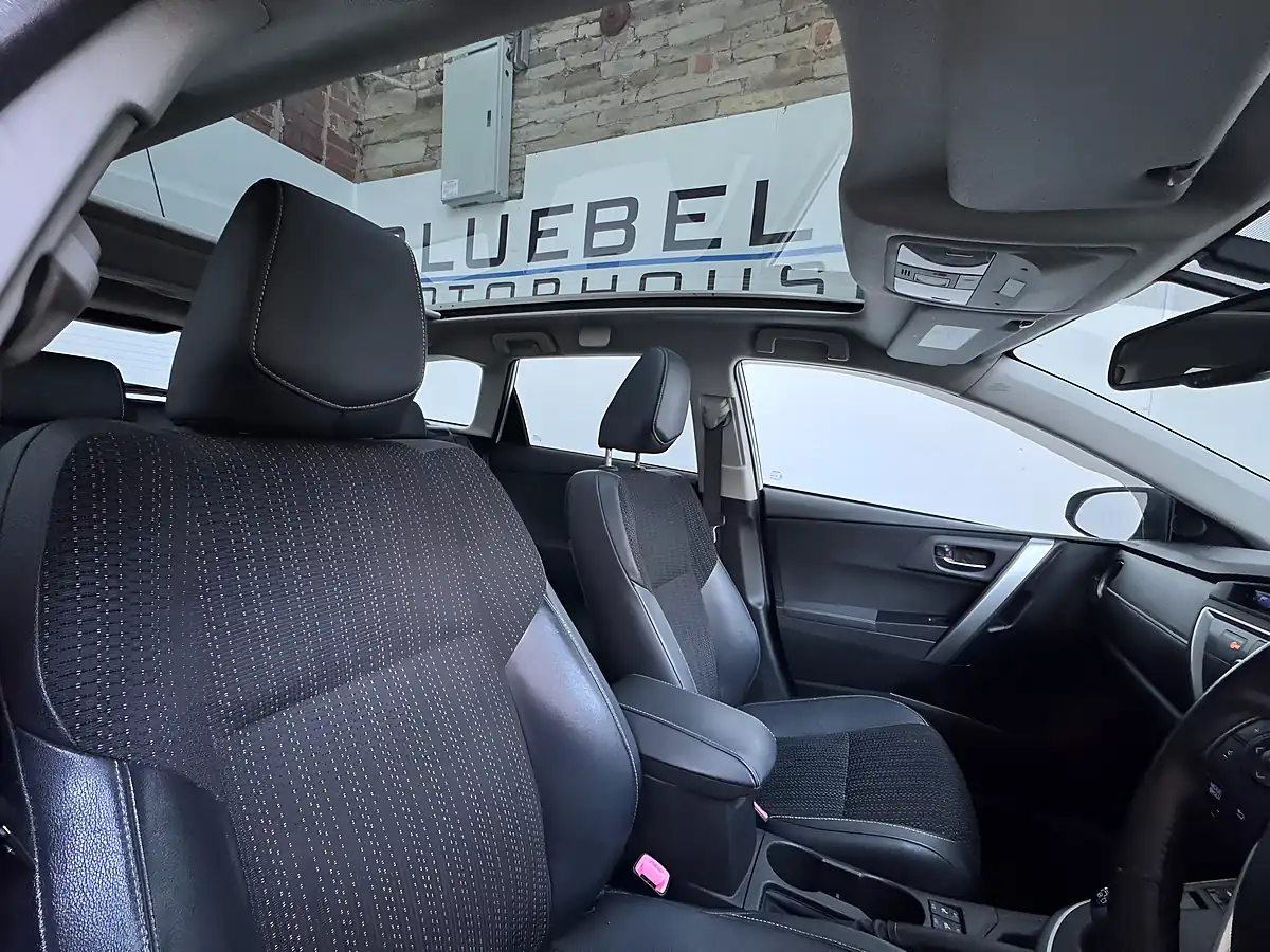 Used 2015 Toyota Auris Excel Touring Sports White - Interior and Exterior details 19