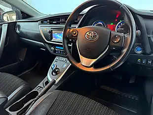 Used 2015 Toyota Auris Excel Touring Sports White - Interior and Exterior details 3