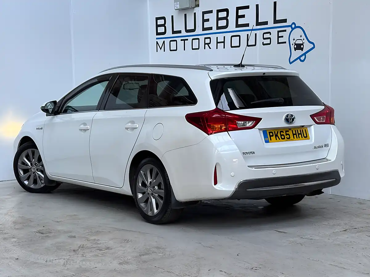 Used 2015 Toyota Auris Excel Touring Sports White - Interior and Exterior details 4