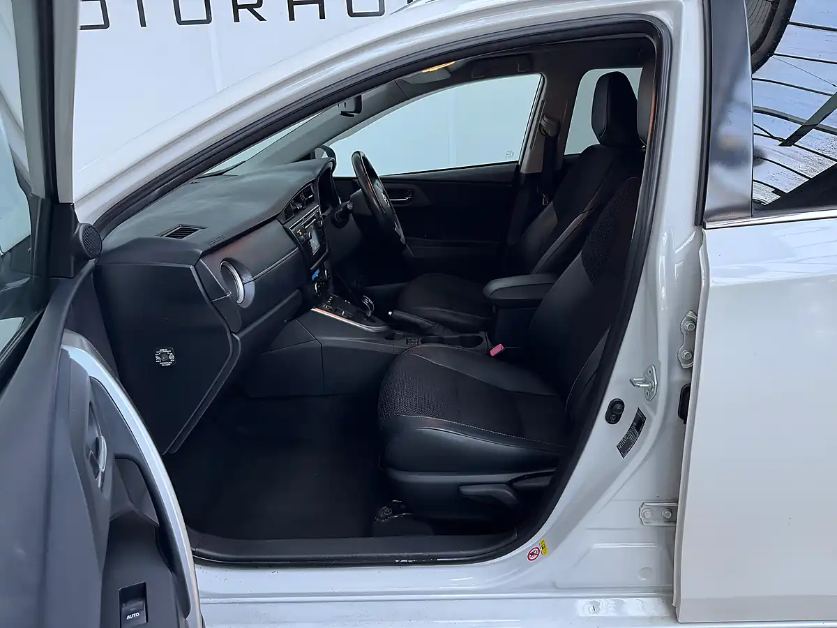 Used 2015 Toyota Auris Excel Touring Sports White - Interior and Exterior details 9