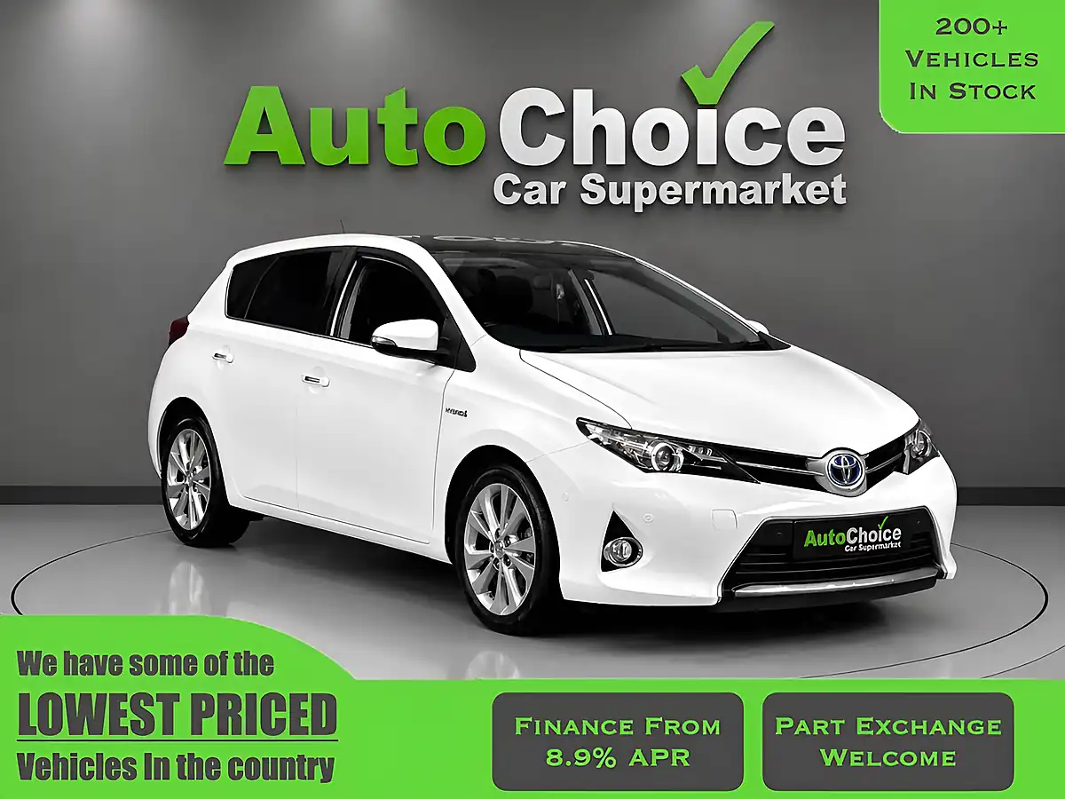 Used 2015 Toyota Auris Excel White - Front View