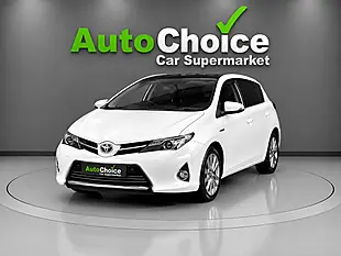 Used 2015 Toyota Auris Excel White - Interior and Exterior details 3