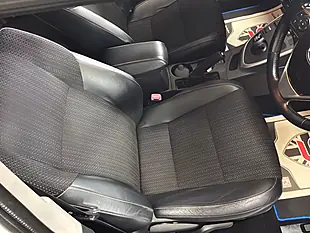 Used 2015 Toyota Auris Excel White - Interior and Exterior details 9