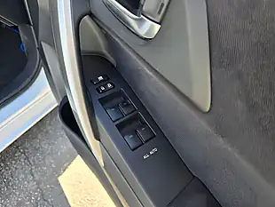 Used 2015 Toyota Auris Excel White - Interior and Exterior details 17