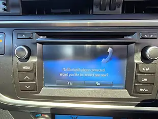 Used 2015 Toyota Auris Excel White - Interior and Exterior details 18