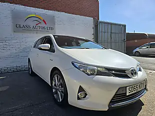 Used 2015 Toyota Auris Excel White - Interior and Exterior details 2
