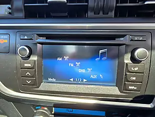 Used 2015 Toyota Auris Excel White - Interior and Exterior details 20
