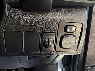 Used 2015 Toyota Auris Icon Blue - Interior and Exterior details 14