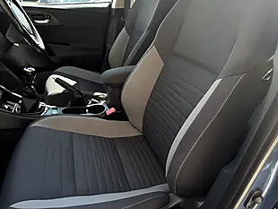 Used 2015 Toyota Auris Icon Blue - Interior and Exterior details 7