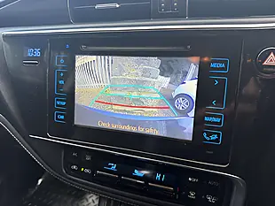 Used 2015 Toyota Auris Icon Blue - Interior and Exterior details 17