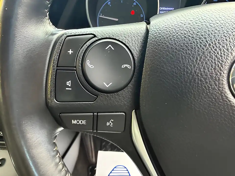 Used 2015 Toyota Auris Icon Blue - Interior and Exterior details 19