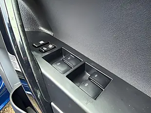 Used 2015 Toyota Auris Icon Blue - Interior and Exterior details 20