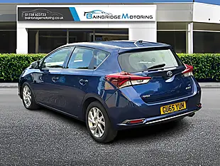 Used 2015 Toyota Auris Icon Blue - Interior and Exterior details 5