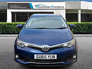 Used 2015 Toyota Auris Icon Blue - Interior and Exterior details 8