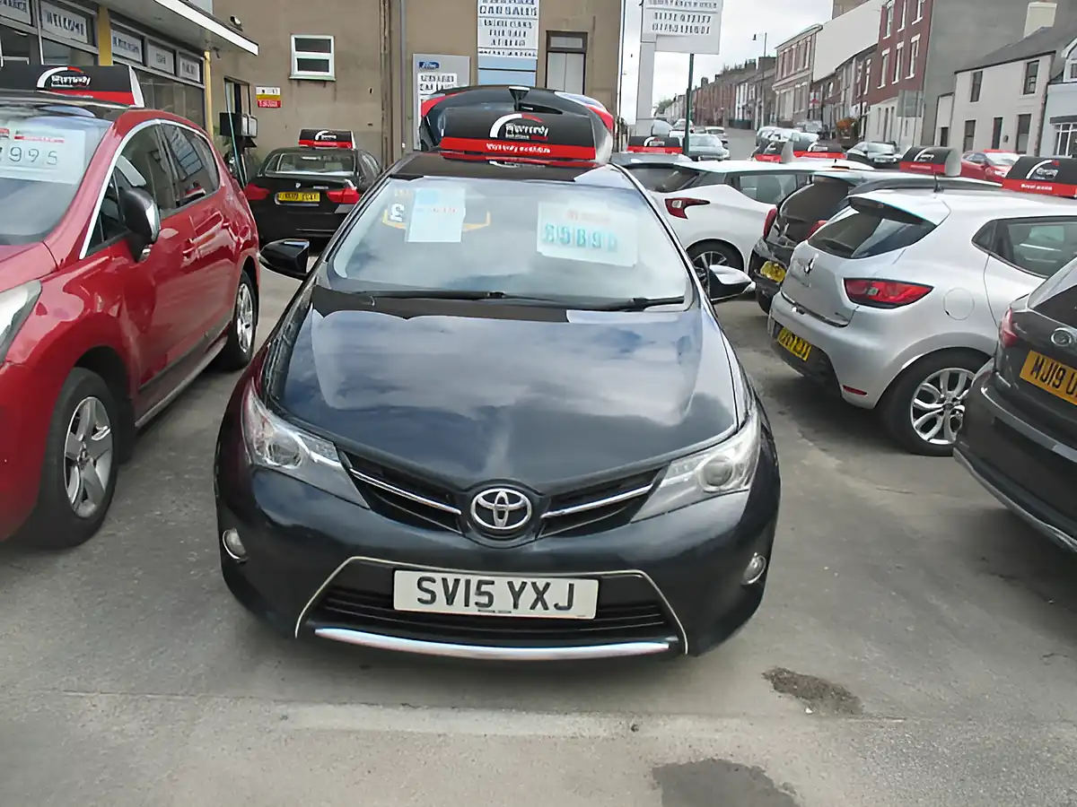 Used 2015 Toyota Auris Icon Grey - Front View