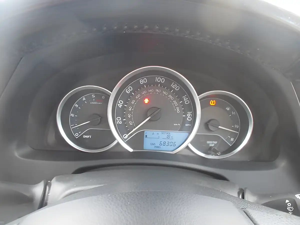 Used 2015 Toyota Auris Icon Grey - Interior and Exterior details 10