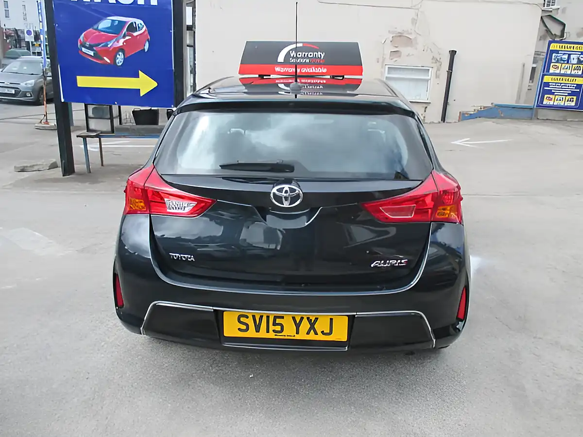 Used 2015 Toyota Auris Icon Grey - Interior and Exterior details 3