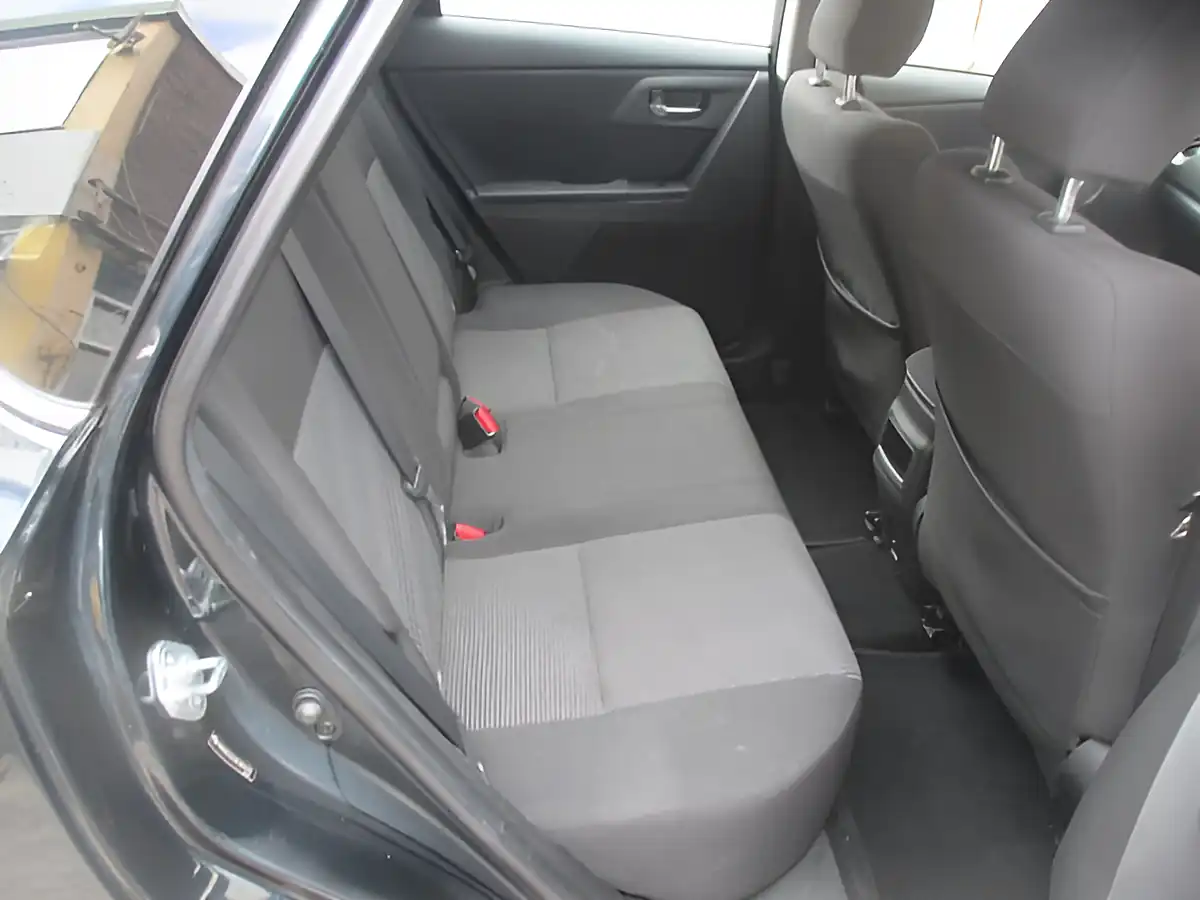 Used 2015 Toyota Auris Icon Grey - Interior and Exterior details 9