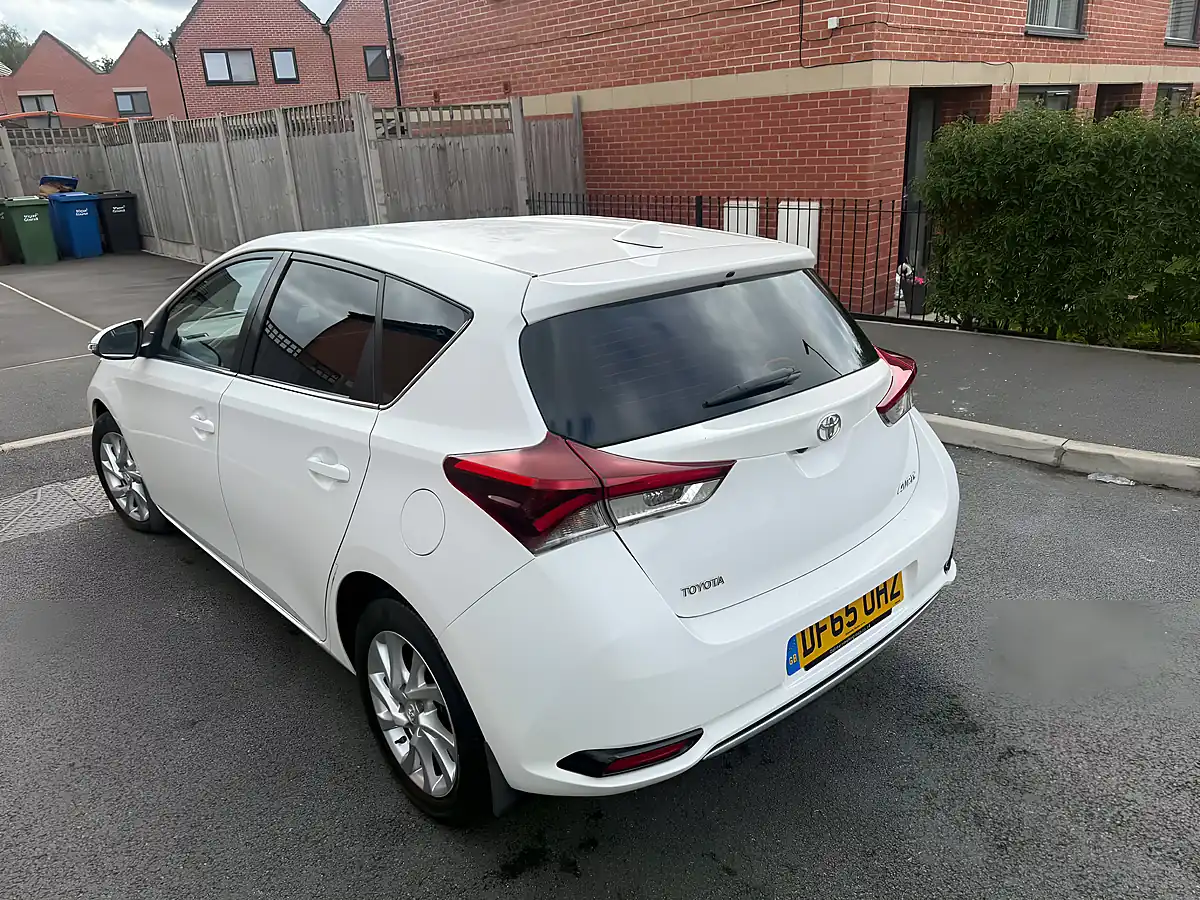 Used 2015 Toyota Auris Icon - Interior and Exterior details 14