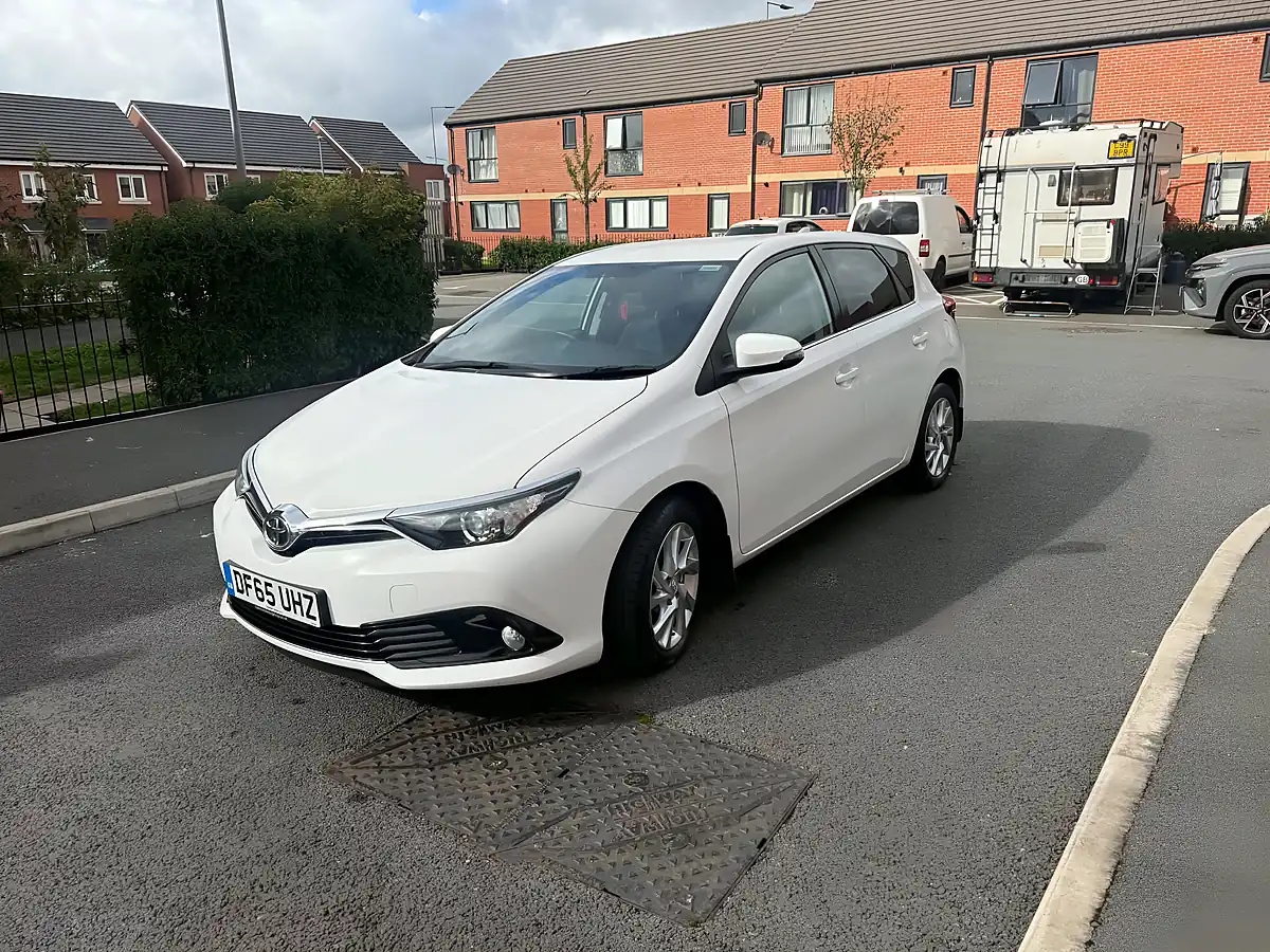 Used 2015 Toyota Auris Icon - Interior and Exterior details 2