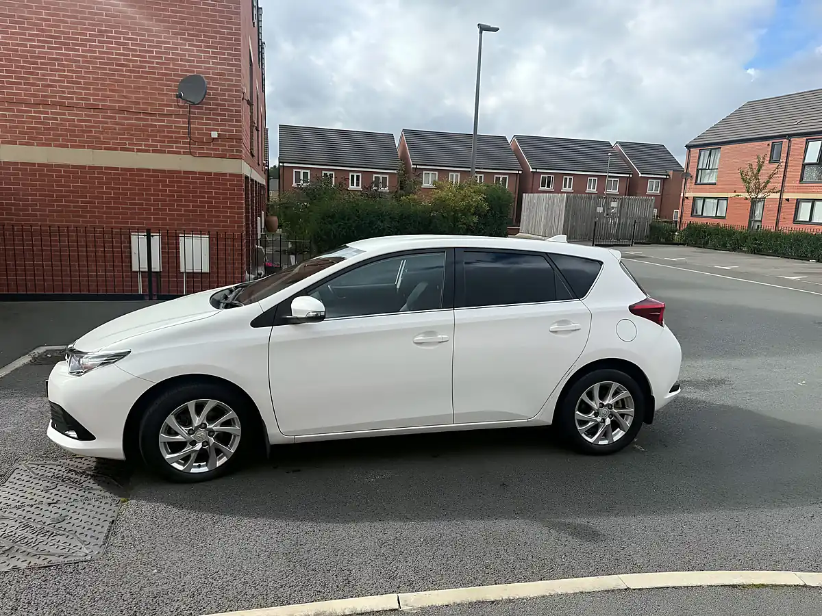 Used 2015 Toyota Auris Icon - Interior and Exterior details 3