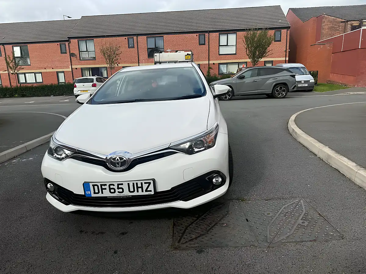 Used 2015 Toyota Auris Icon - Interior and Exterior details 5