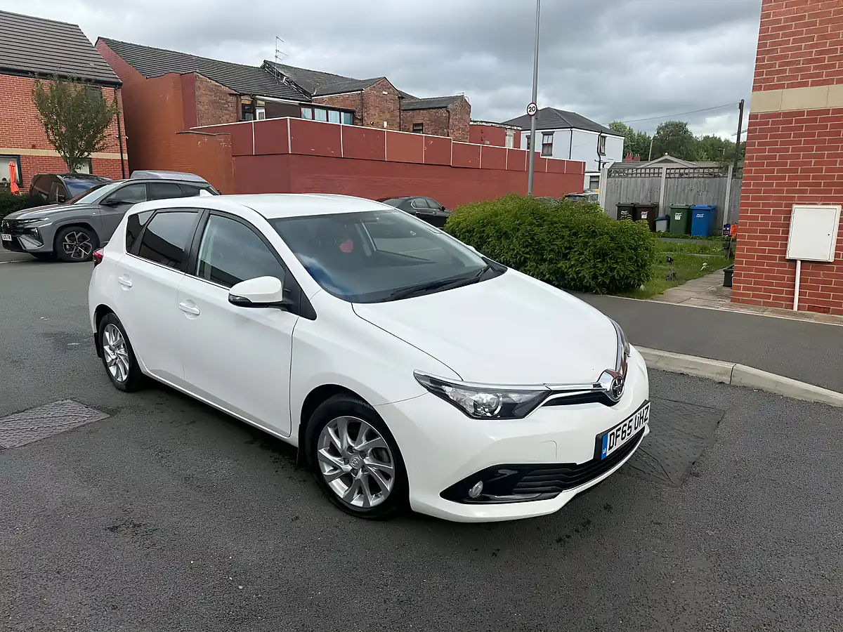 Used 2015 Toyota Auris Icon - Interior and Exterior details 7