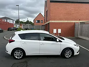 Used 2015 Toyota Auris Icon - Interior and Exterior details 8