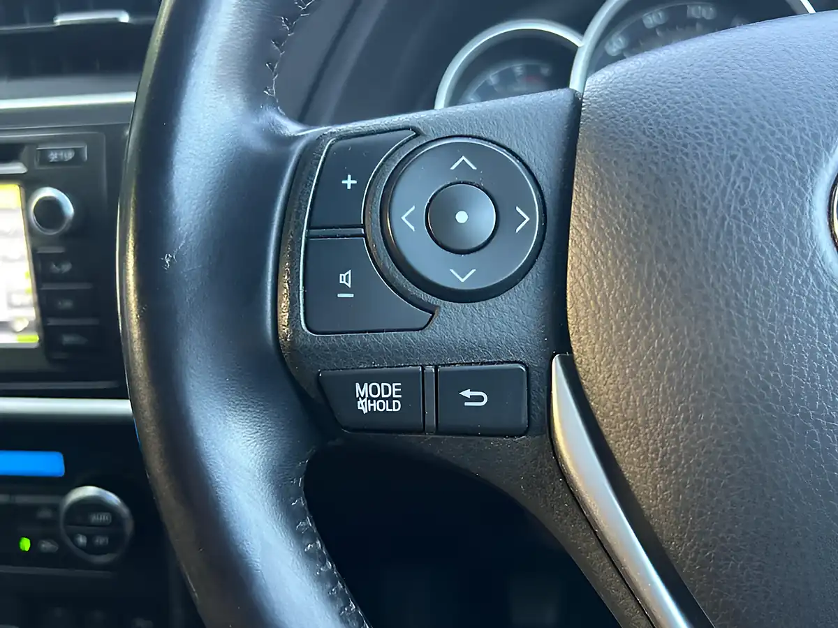 Used 2015 Toyota Auris Icon Plus Blue - Interior and Exterior details 18