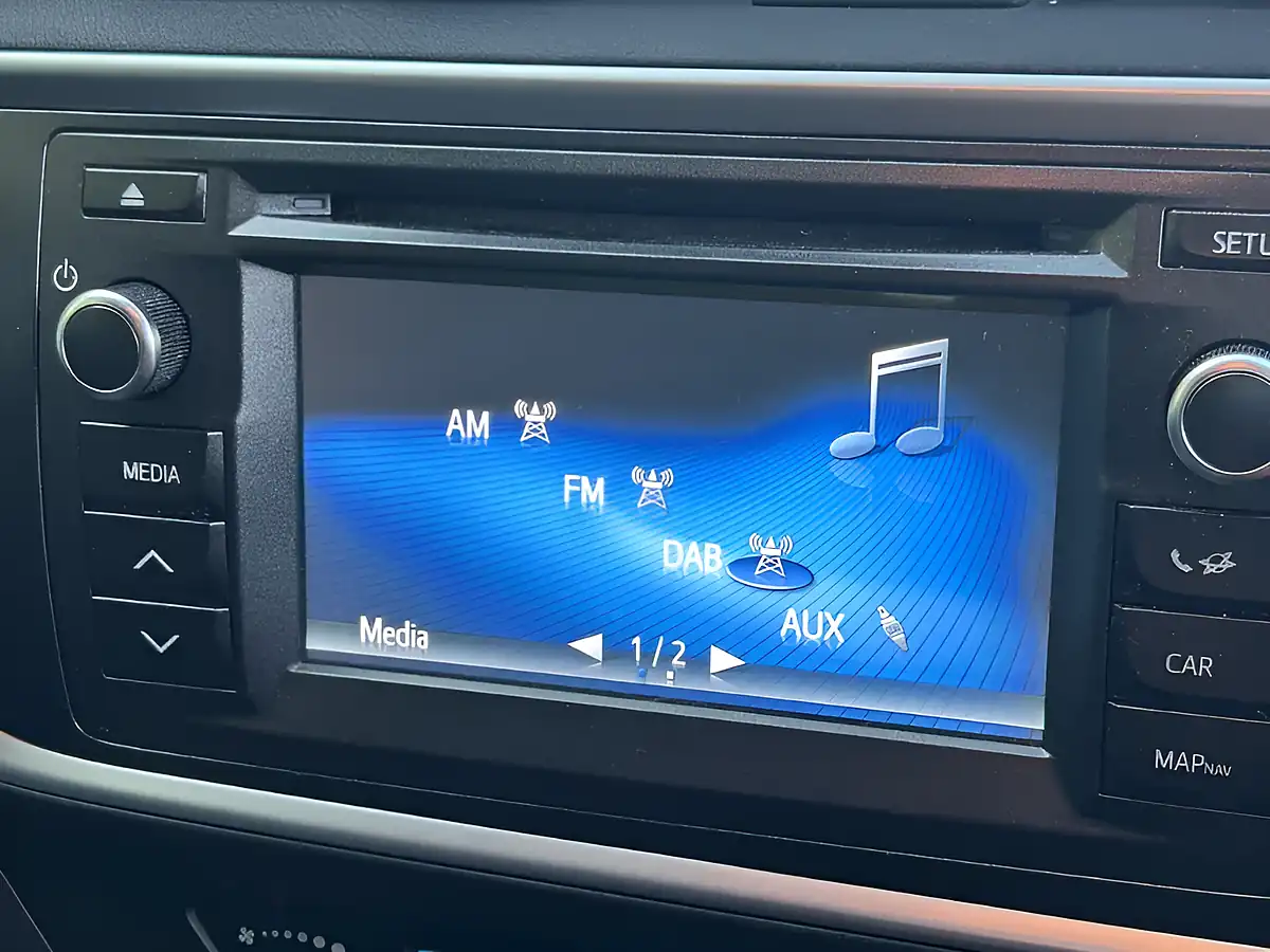 Used 2015 Toyota Auris Icon Plus Blue - Interior and Exterior details 19