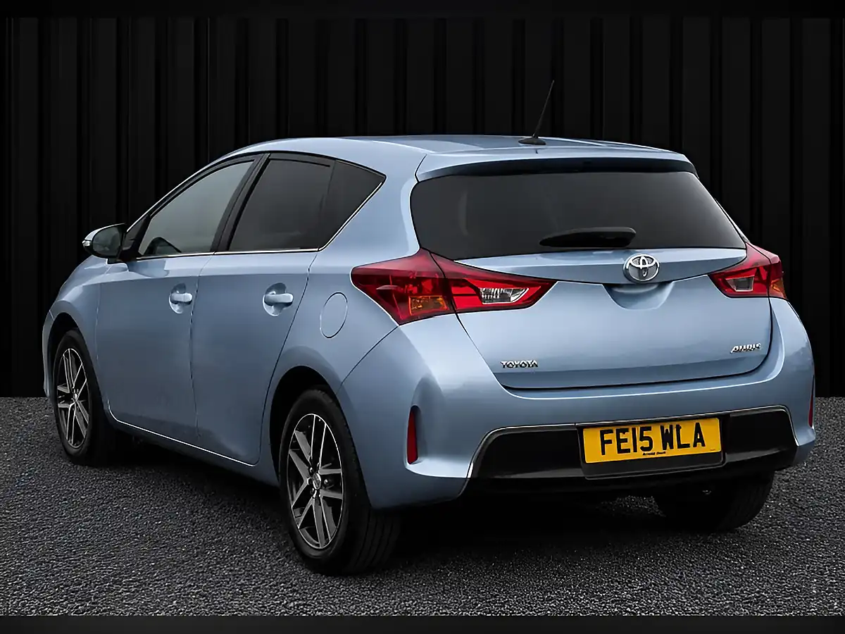 Used 2015 Toyota Auris Icon Plus Blue - Interior and Exterior details 2