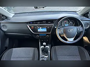 Used 2015 Toyota Auris Icon Plus Blue - Interior and Exterior details 3