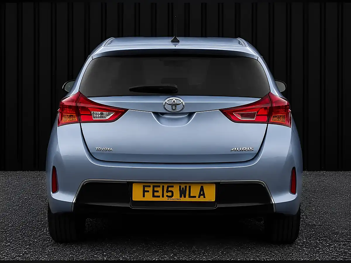 Used 2015 Toyota Auris Icon Plus Blue - Interior and Exterior details 7
